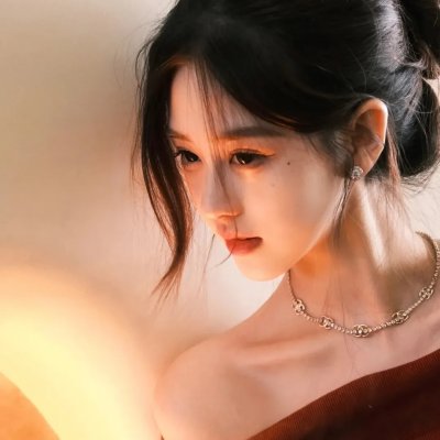 我的同桌是校花